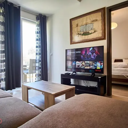 Apartment Sungarden - Hostaid *